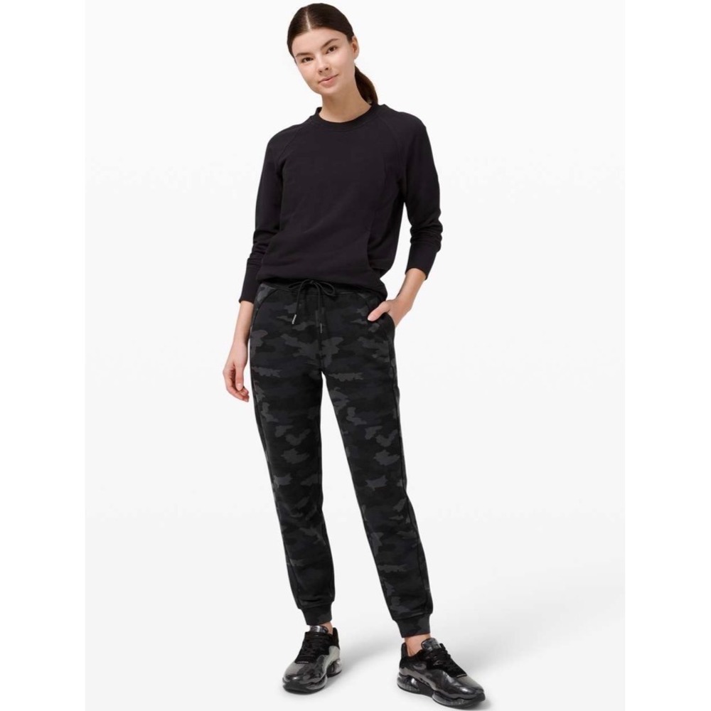 Lululemon Scuba High-Rise Jogger Heritage 365 Camo Deep Coal Multi Size 4